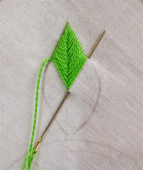 embroidery leaf stitch